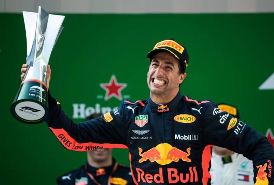 Strepitosa e meritatissima la vittoria di Ricciardo e della Red Bull. Afp